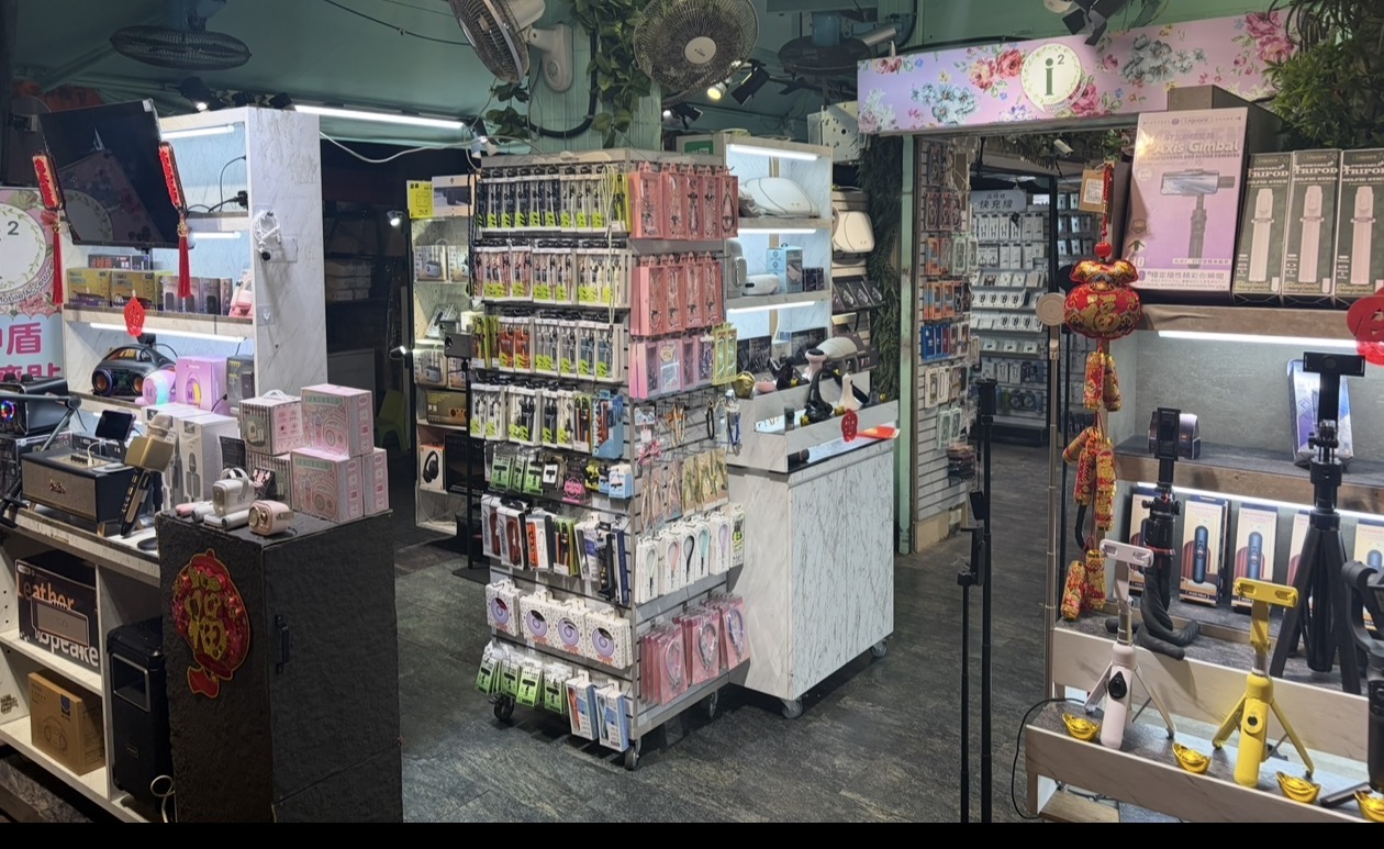 士林大南二店店內與入口商品陳列